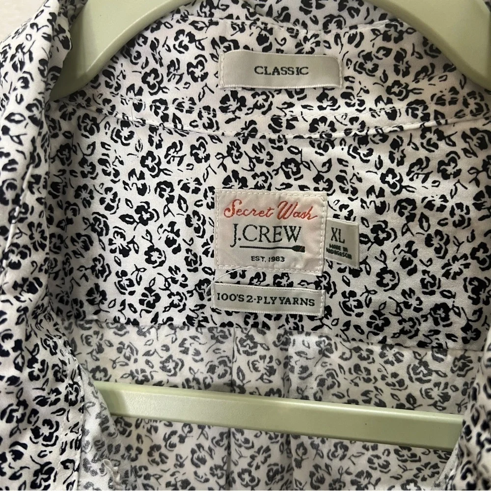 J. Crew Re-Imagined short sleeve button down shirt White & Black Floral XL
